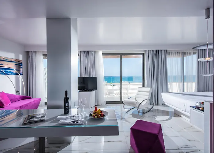 I Resort Beach Hotel & Spa (Adults Only)